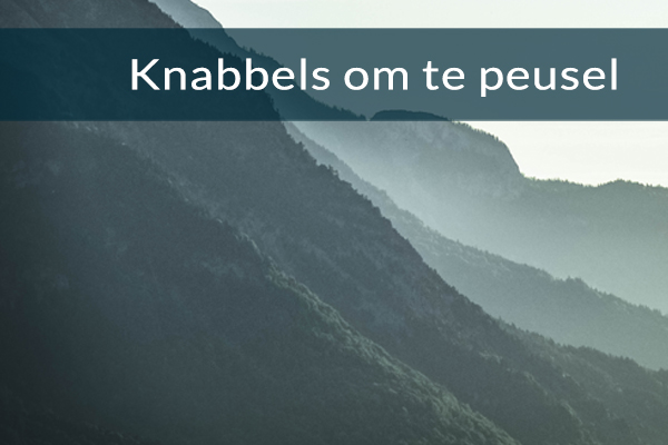 Knabbels om te peusel